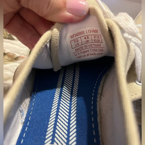 EUC Keds in Tan - Picture 8 of 8